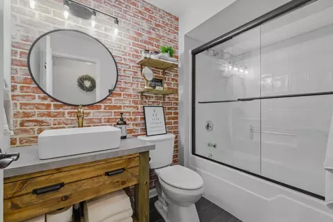 Bath - 4783 W Iris Ln, Monee, IL 60449 photo 1 of 2