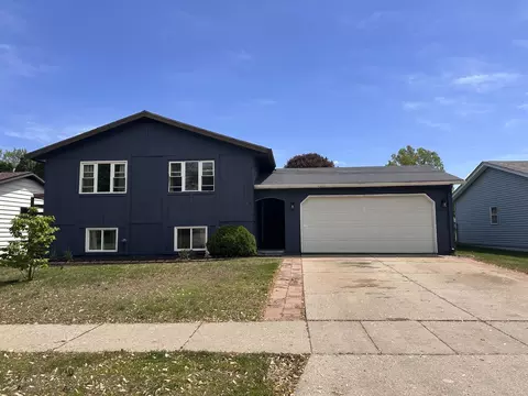 3316 New England Dr, Rockford, IL 61109