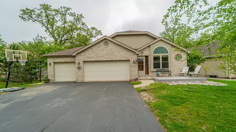 3511 S State St, Crete, IL 60417