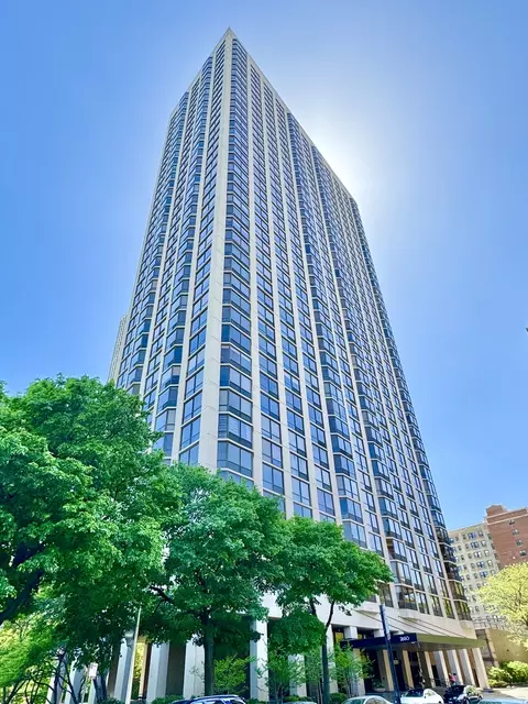 2650 N Lakeview Ave #3505, Chicago, IL 60614