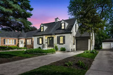 327 Southcote Rd, Riverside, IL 60546