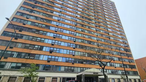 6030 N Sheridan Rd #404, Chicago, IL 60660