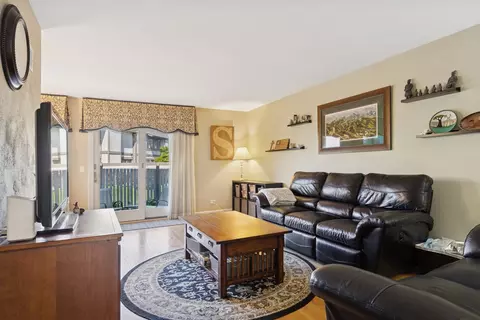 Living - 2618 Smith St, Rolling Meadows, IL 60008 photo 2 of 2
