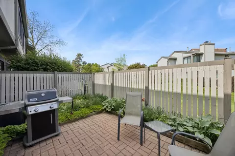 Exterior - 2618 Smith St, Rolling Meadows, IL 60008 photo 1 of 2