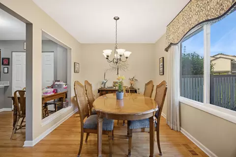 Dining - 2618 Smith St, Rolling Meadows, IL 60008 photo 1 of 1
