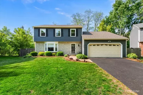 1324 Lancaster Ave, Saint Charles, IL 60174