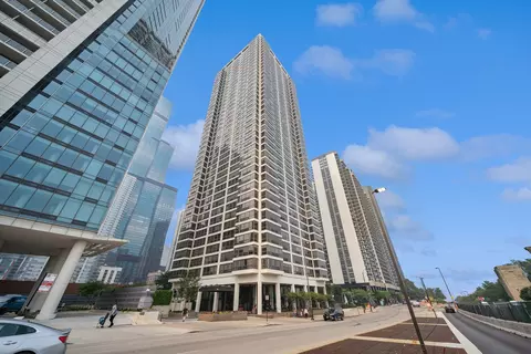 360 E Randolph St #905, Chicago, IL 60601