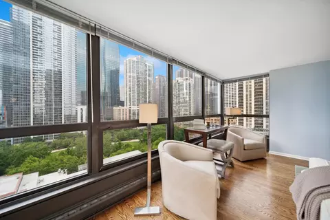 Living - 360 E Randolph St #905, Chicago, IL 60601 photo 3 of 4
