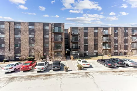 8905 Knight Ave #218, Des Plaines, IL 60016