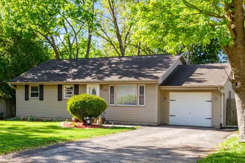 713 University St, Harvard, IL 60033