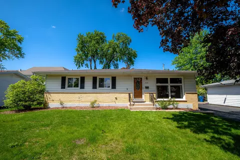 408 E Garwood Ave, Mount Prospect, IL 60056