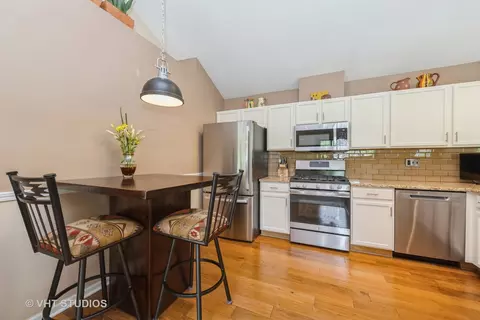 Kitchen - 1755 Sienna Ct #0, Wheeling, IL 60090 photo 1 of 2