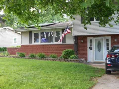 11 Rutledge Ave, Bartonville, IL 61607