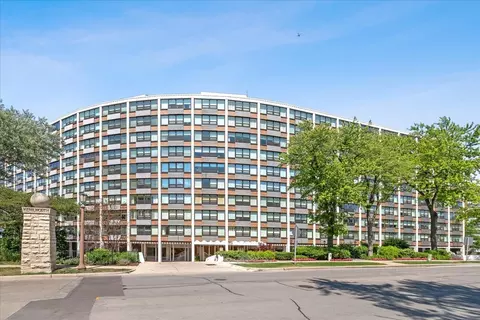 1630 Sheridan Rd #1K, Wilmette, IL 60091