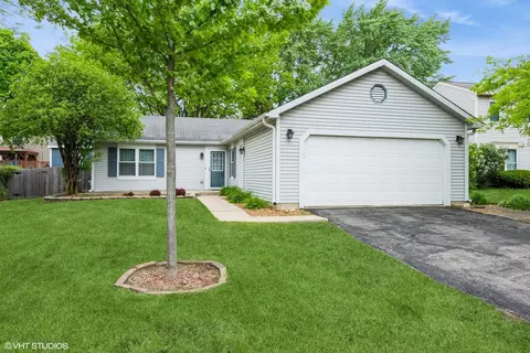 806 Idaho St, Carol Stream, IL 60188