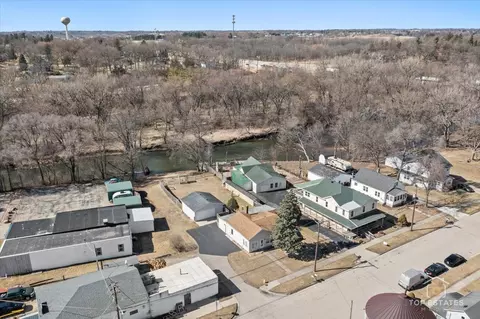 206 Walnut St, Cherry Valley, IL 61016 photo 4