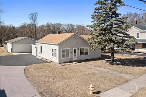206 Walnut St, Cherry Valley, IL 61016 photo 2