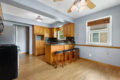 Kitchen - 17708 Walter St, Lansing, IL 60438 photo 1 of 4