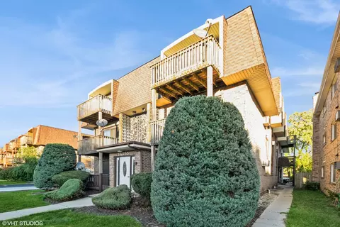 14755 Kenton Ave #2C, Midlothian, IL 60445