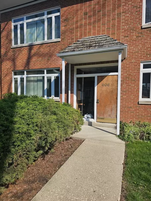 606 Green Bay Rd #2A, Glencoe, IL 60022