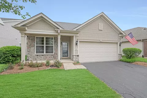 2628 Venetian Ln, Elgin, IL 60124