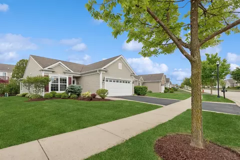 3421 Rockwell Cir, Mundelein, IL 60060
