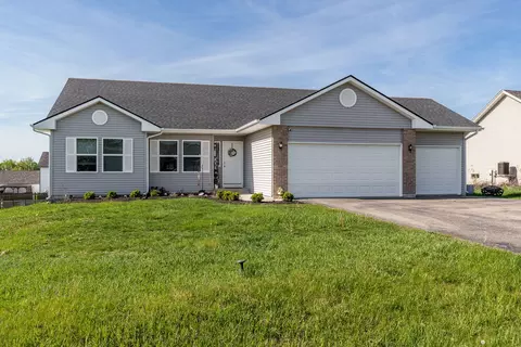 722 Ashleigh Ln, Roscoe, IL 61073 photo 2