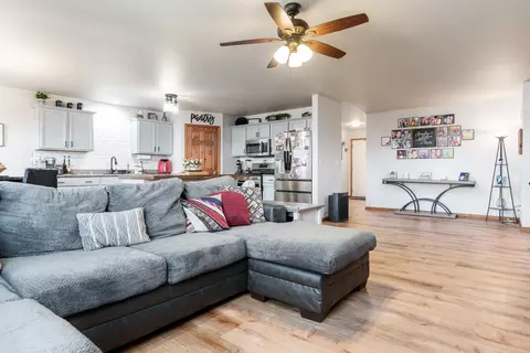 722 Ashleigh Ln, Roscoe, IL 61073 photo 6