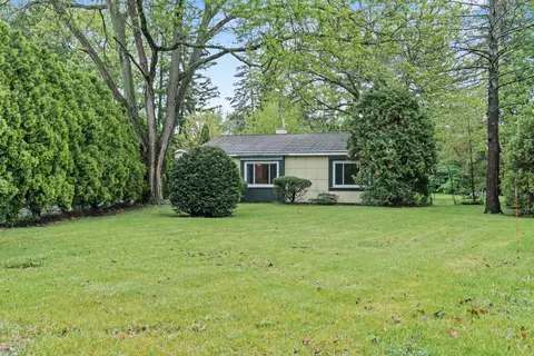 5 Stonegate Cir, Lincolnshire, IL 60069