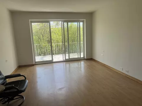 Living - 100 Deborah Ln #B35, Wheeling, IL 60090 photo 3 of 5