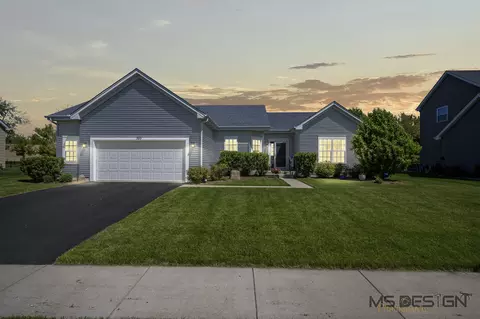 333 E Cloverlane Dr, Sycamore, IL 60178