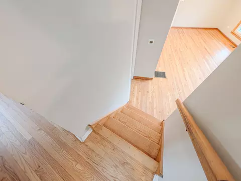 Entry Way - 4415 Idlewild Ln, Hillside, IL 60162 photo 3 of 5