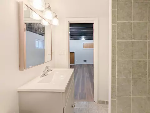 Bath - 4415 Idlewild Ln, Hillside, IL 60162 photo 4 of 4