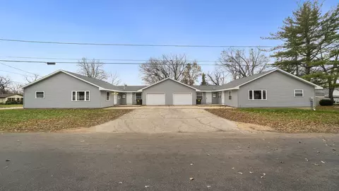 801 803 Adams St, Oregon, IL 61061