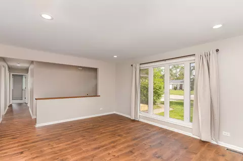 Living - 600 Cochise Cir, Bolingbrook, IL 60440 photo 1 of 3