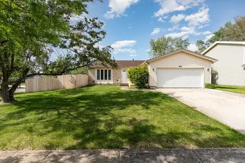 600 Cochise Cir, Bolingbrook, IL 60440