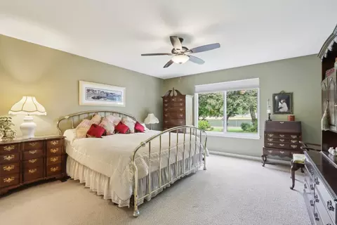 2207 Olde Mill Ln, Mchenry, IL 60050 photo 14