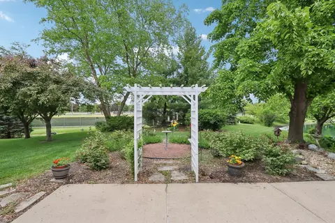 2207 Olde Mill Ln, Mchenry, IL 60050 photo 25