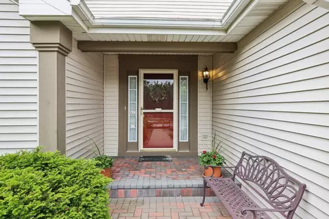 2207 Olde Mill Ln, Mchenry, IL 60050 photo 4
