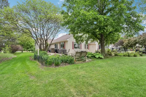 2207 Olde Mill Ln, Mchenry, IL 60050 photo 23