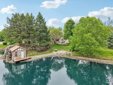 2207 Olde Mill Ln, Mchenry, IL 60050 photo 3