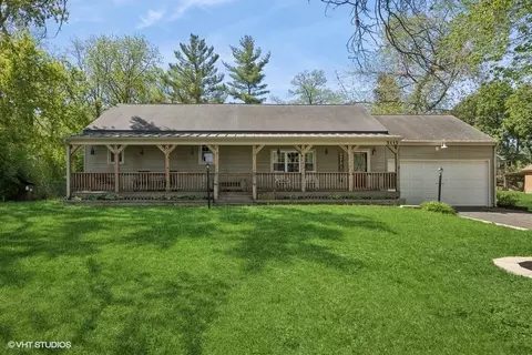 5115 Greenwood Pl, Mccullom Lake, IL 60050