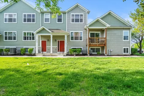 1910 Rena Ln, Yorkville, IL 60560