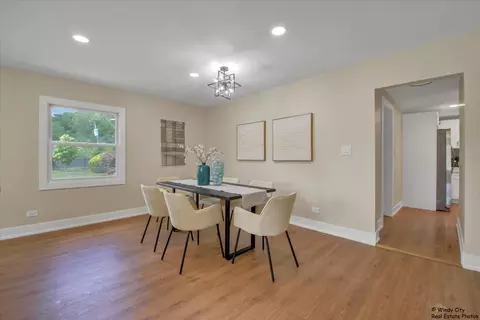 884 Greenview Ave, Des Plaines, IL 60016 photo 11