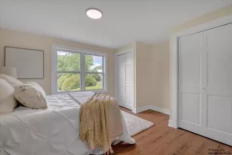 884 Greenview Ave, Des Plaines, IL 60016 photo 14