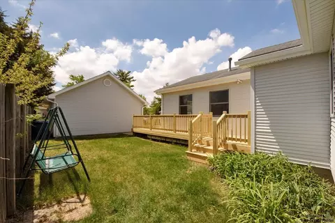884 Greenview Ave, Des Plaines, IL 60016 photo 23