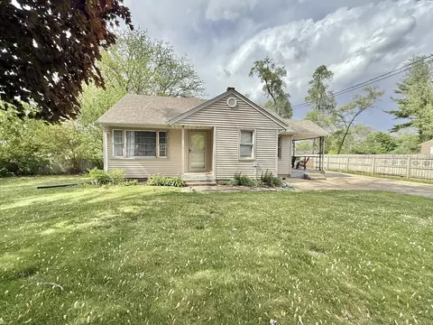 1010 Brentwood Rd, Machesney Park, IL 61115