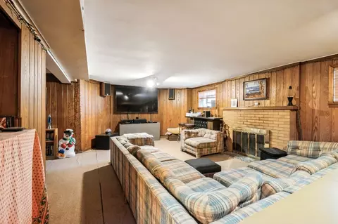 Living - 6504 N Artesian Ave, Chicago, IL 60645 photo 1 of 1