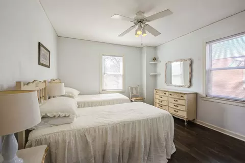 Bedroom - 6504 N Artesian Ave, Chicago, IL 60645 photo 4 of 5