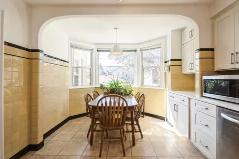 Kitchen - 6504 N Artesian Ave, Chicago, IL 60645 photo 4 of 4